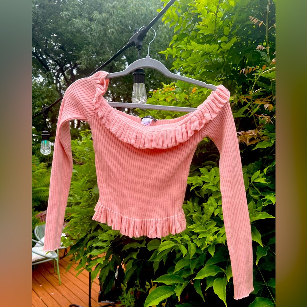 Cute long sleeve crop sweater